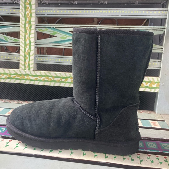 UGG Classic Short 5825 Black Suede Sheepskin Boots Sz 11 - Picture 6 of 10